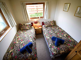 Twin Bedroom accommodation with comfortable beds and WIFI Internet access at Auld Mission Cottage Self Catering in Waternish