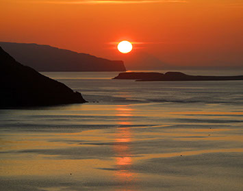 Enjoy sunsets and sunrises at Auld Mission Cottage Self Catering