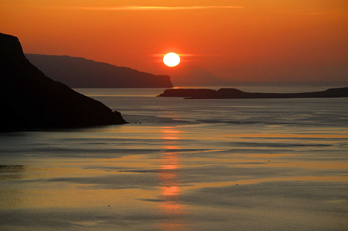 Enjoy sunsets and sunrises at Auld Mission Cottage Self Catering